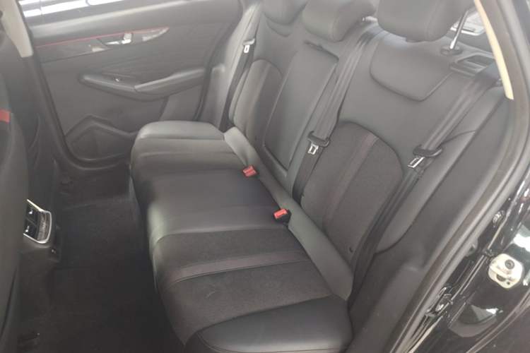 Used Dongfeng Aeolus Yixuan MAX 2021 1.5T Super-Powered Dad Edition Left Rear Seat