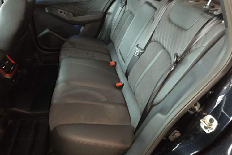 Used Dongfeng Aeolus Yixuan MAX 2021 1.5T Dark Night Sharp Edition Left Rear Seat