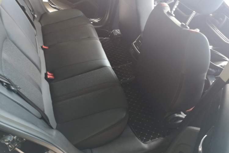 Used Dongfeng Aeolus Yixuan MAX 2021 1.5T Super-Powered Dad Edition Left Rear Seat