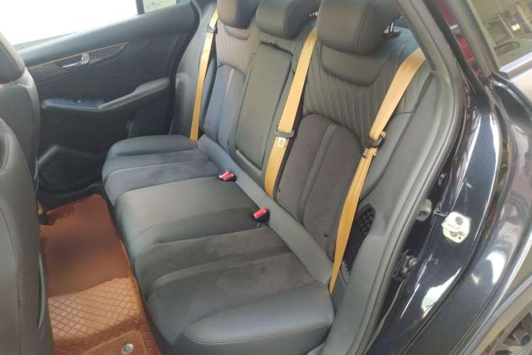 Used Dongfeng Aeolus Yixuan MAX 2021 1.5T Dark Night Holy Light Edition (Hybrid) Left Rear Seat