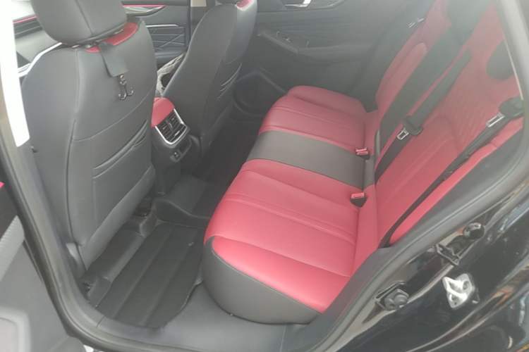 Used Dongfeng Aeolus Yixuan MAX 2021 1.5T Ultra-Stylish Trendsetter Edition Left Rear Seat