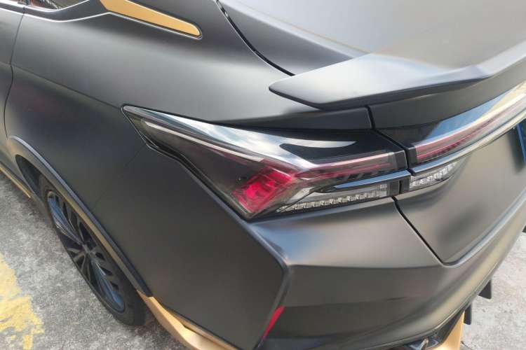 Used Dongfeng Aeolus Yixuan MAX 2021 1.5T Dark Night Holy Light Edition (Hybrid) Left Rear Taillight