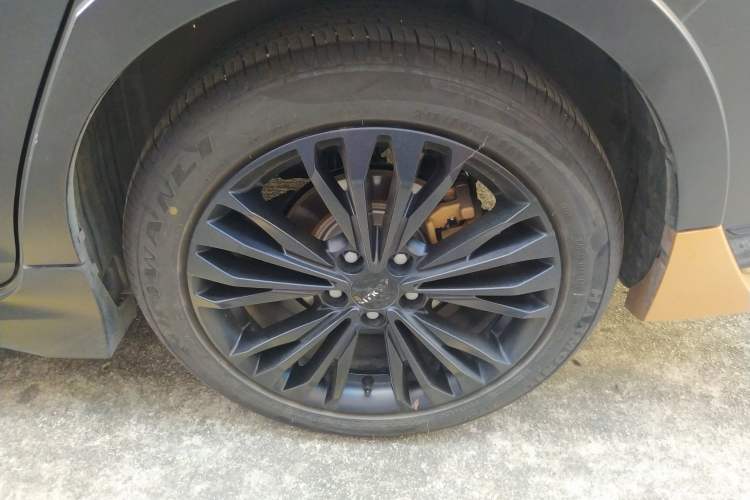 Used Dongfeng Aeolus Yixuan MAX 2021 1.5T Dark Night Holy Light Edition (Hybrid) Left Rear Wheel Hub