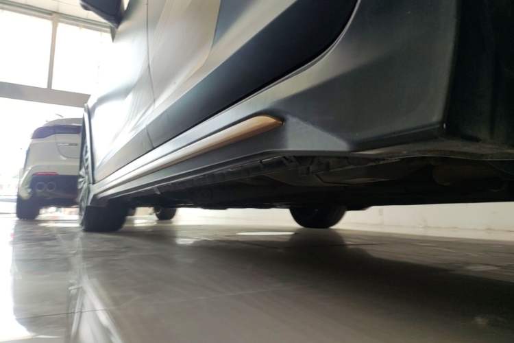 Used Dongfeng Aeolus Yixuan MAX 2021 1.5T Nightbreak Dawn Edition Left Side Sill