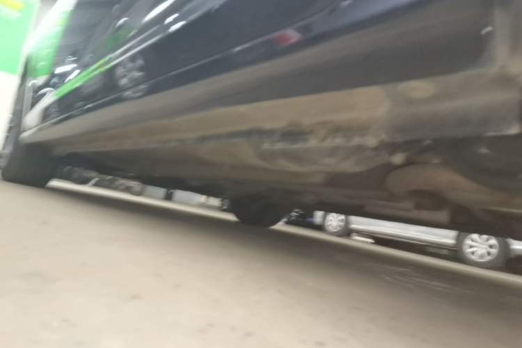 Used Dongfeng Aeolus Yixuan MAX 2021 1.5T Super Cool Dad Edition Left Side Sill