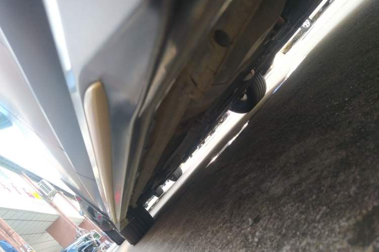 Used Dongfeng Aeolus Yixuan MAX 2021 1.5T Dark Night Holy Light Edition (Hybrid) Left Side Sill
