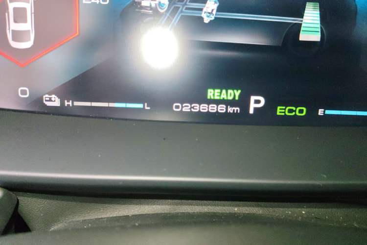 Used Dongfeng Aeolus Yixuan MAX 2021 Super-Efficient Dad Hybrid Edition Odometer Close Up