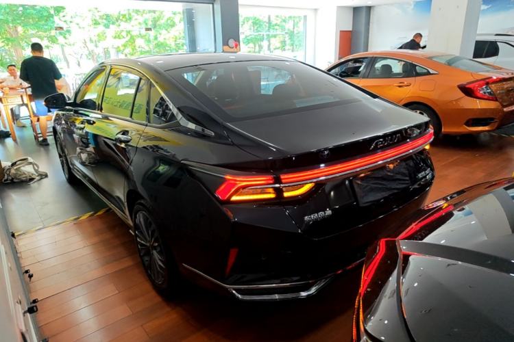 Used Dongfeng Aeolus Yixuan MAX 2021 1.5T Ultra-Stylish Trendsetter Edition Rear Left 45 Deg