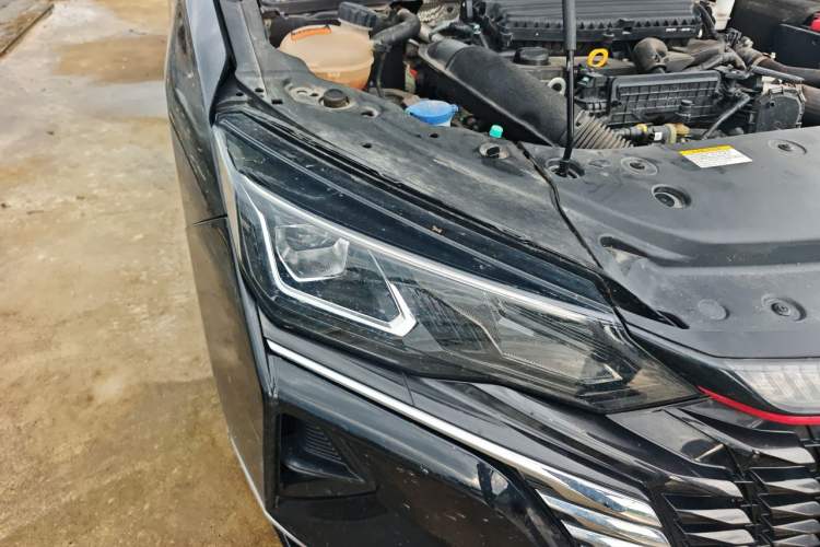 Used Dongfeng Aeolus Yixuan MAX 2021 1.5T Super-Powered Dad Edition Right Front Headlight