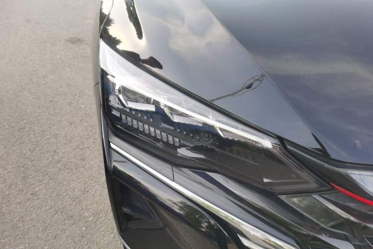 Used Dongfeng Aeolus Yixuan MAX 2021 1.5T Super Cool Dad Edition Right Front Headlight