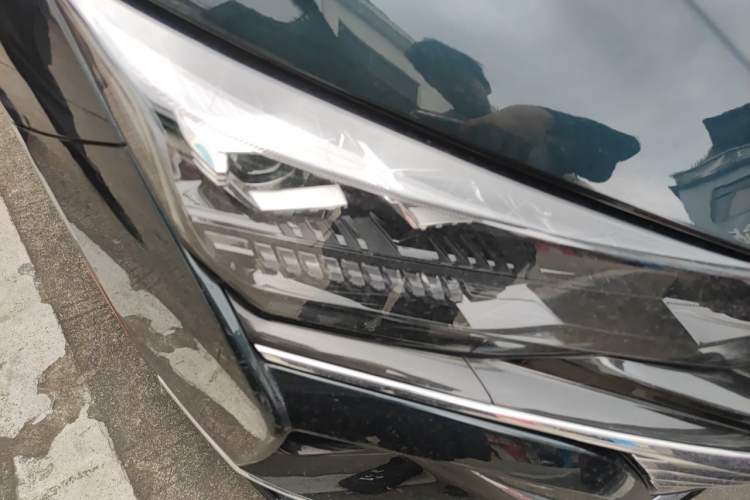 Used Dongfeng Aeolus Yixuan MAX 2021 1.5T Super Cool Dad Edition Right Front Headlight