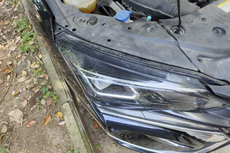 Used Dongfeng Aeolus Yixuan MAX 2021 1.5T Ultra-Stylish Trendsetter Edition Right Front Headlight