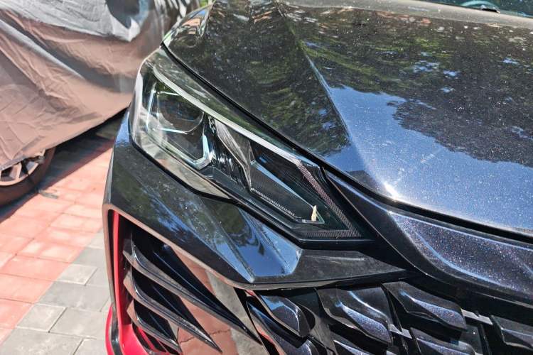 Used Dongfeng Aeolus Yixuan MAX 2021 1.5T Dark Night Sharp Edition Right Front Headlight