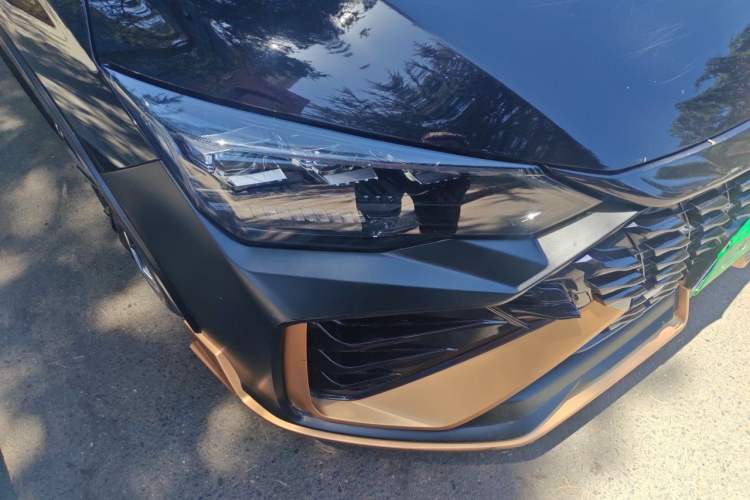 Used Dongfeng Aeolus Yixuan MAX 2021 1.5T Nightbreak Dawn Edition Right Front Headlight