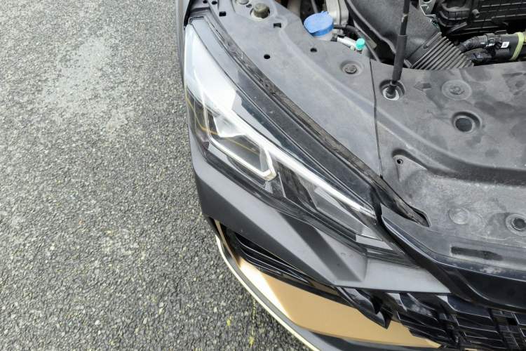 Used Dongfeng Aeolus Yixuan MAX 2021 1.5T Dark Night Holy Light Edition (Hybrid) Right Front Headlight
