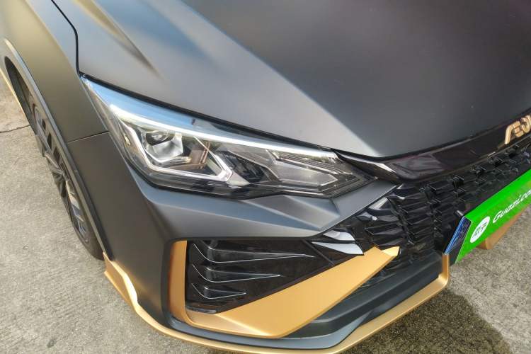 Used Dongfeng Aeolus Yixuan MAX 2021 1.5T Dark Night Holy Light Edition (Hybrid) Right Front Headlight