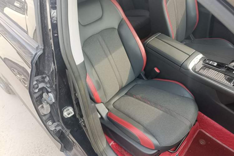Used Dongfeng Aeolus Yixuan MAX 2021 1.5T Super-Powered Dad Edition Right Front Seat