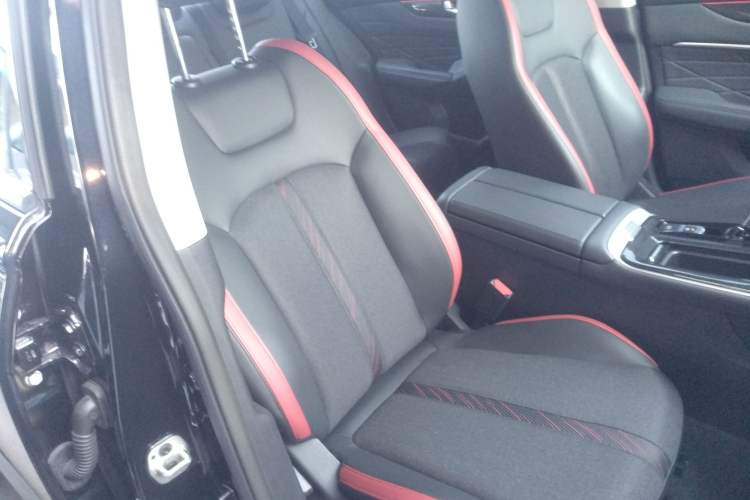 Used Dongfeng Aeolus Yixuan MAX 2021 1.5T Super-Powered Dad Edition Right Front Seat