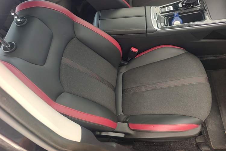 Used Dongfeng Aeolus Yixuan MAX 2021 1.5T Super-Powered Dad Edition Right Front Seat