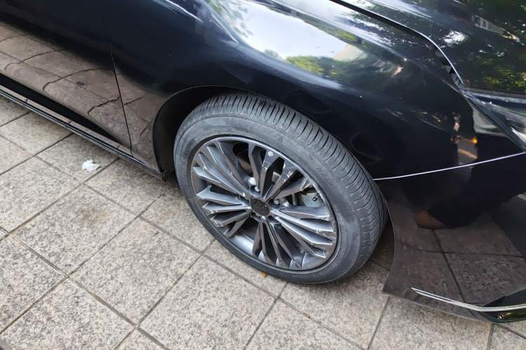 Used Dongfeng Aeolus Yixuan MAX 2021 1.5T Ultra-Stylish Trendsetter Edition Right Front Wheel Hub