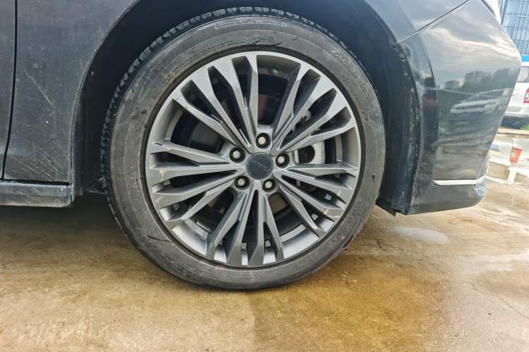 Used Dongfeng Aeolus Yixuan MAX 2021 1.5T Super-Powered Dad Edition Right Front Wheel Hub