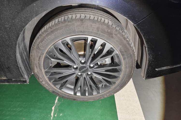 Used Dongfeng Aeolus Yixuan MAX 2021 1.5T Super Cool Dad Edition Right Front Wheel Hub