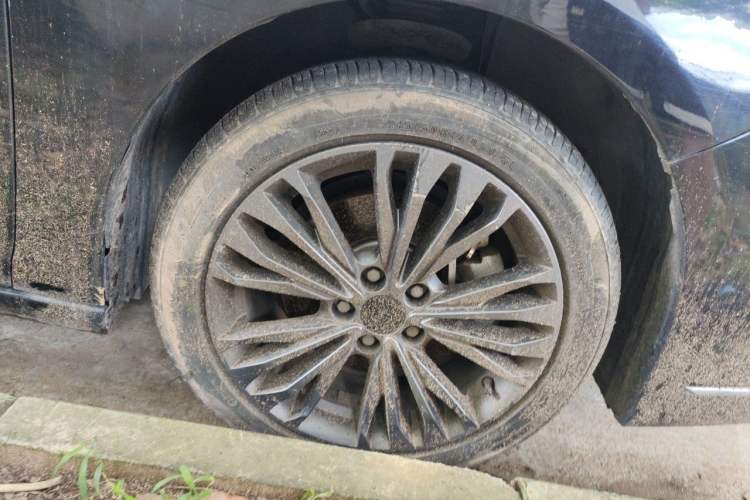 Used Dongfeng Aeolus Yixuan MAX 2021 1.5T Ultra-Stylish Trendsetter Edition Right Front Wheel Hub