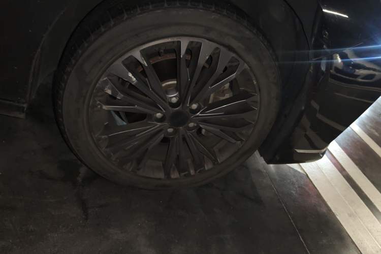 Used Dongfeng Aeolus Yixuan MAX 2021 1.5T Ultra-Stylish Trendsetter Edition Right Front Wheel Hub
