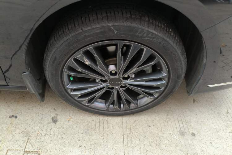 Used Dongfeng Aeolus Yixuan MAX 2021 1.5T Ultra-Stylish Trendsetter Edition Right Front Wheel Hub