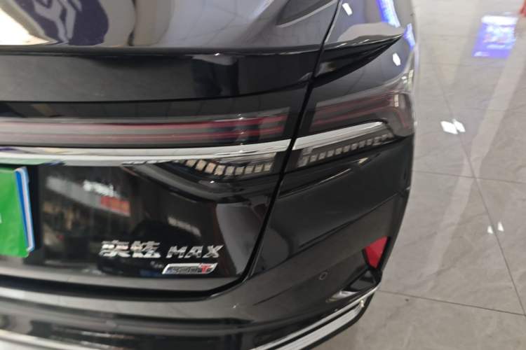 Used Dongfeng Aeolus Yixuan MAX 2021 1.5T Ultra-Stylish Trendsetter Edition Right Rear Taillight
