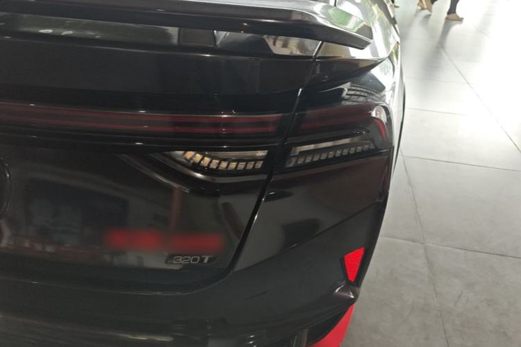 Used Dongfeng Aeolus Yixuan MAX 2021 1.5T Dark Night Sharp Edition Right Rear Taillight