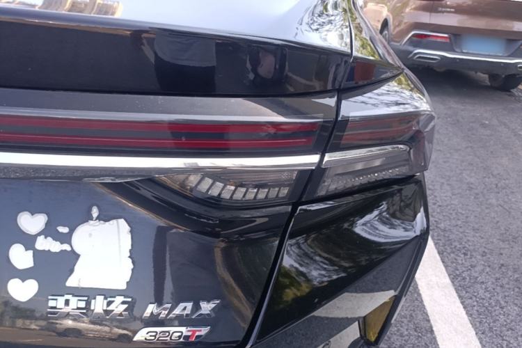 Used Dongfeng Aeolus Yixuan MAX 2021 1.5T Ultra-Stylish Trendsetter Edition Right Rear Taillight