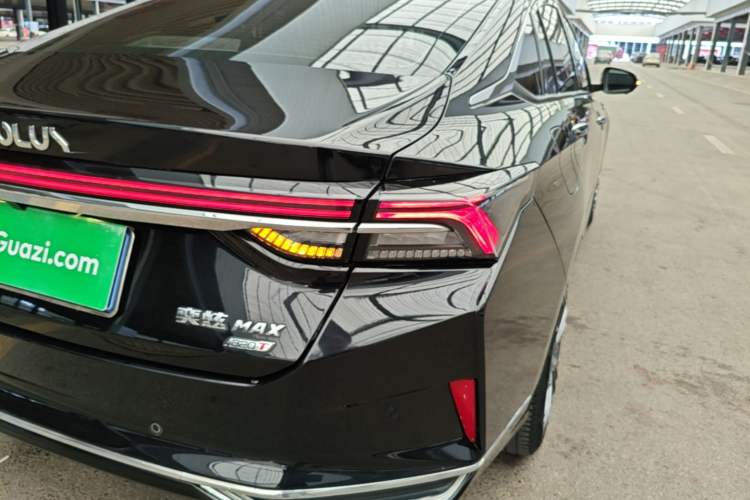 Used Dongfeng Aeolus Yixuan MAX 2021 1.5T Super Cool Dad Edition Right Rear Taillight