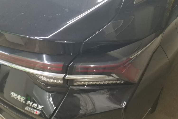 Used Dongfeng Aeolus Yixuan MAX 2021 1.5T Super Cool Dad Edition Right Rear Taillight