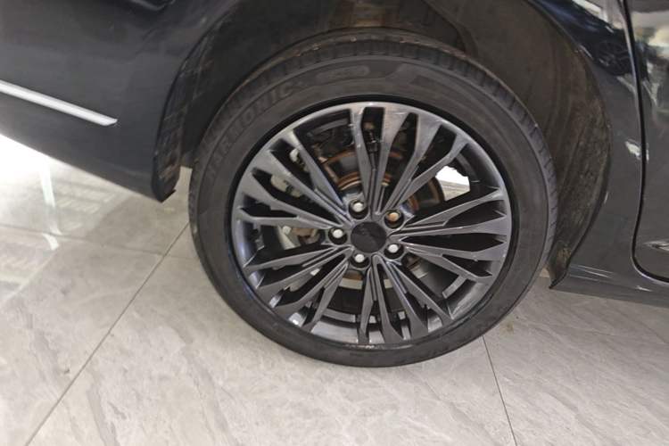 Used Dongfeng Aeolus Yixuan MAX 2021 1.5T Ultra-Stylish Trendsetter Edition Right Rear Wheel Hub
