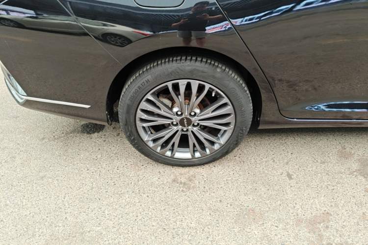 Used Dongfeng Aeolus Yixuan MAX 2021 1.5T Super Cool Dad Edition Right Rear Wheel Hub