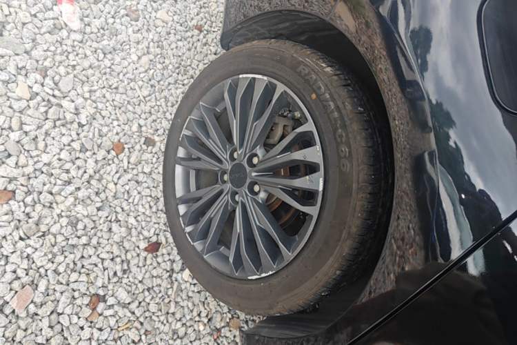 Used Dongfeng Aeolus Yixuan MAX 2021 1.5T Super Cool Dad Edition Right Rear Wheel Hub