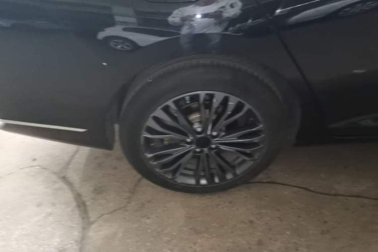 Used Dongfeng Aeolus Yixuan MAX 2021 1.5T Super Cool Dad Edition Right Rear Wheel Hub