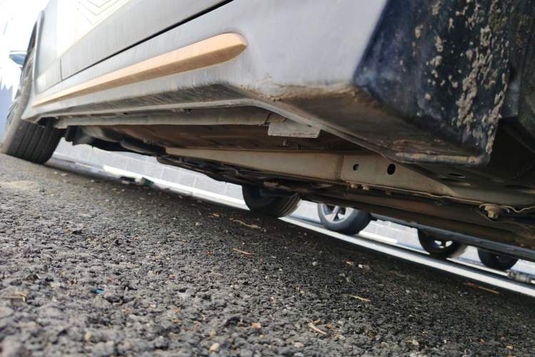 Used Dongfeng Aeolus Yixuan MAX 2021 1.5T Nightbreak Dawn Edition Right Side Sill