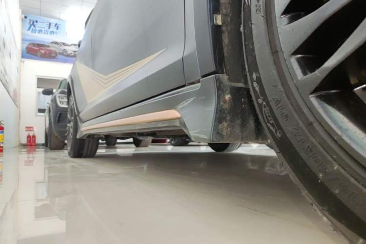 Used Dongfeng Aeolus Yixuan MAX 2021 1.5T Nightbreak Dawn Edition Right Side Sill