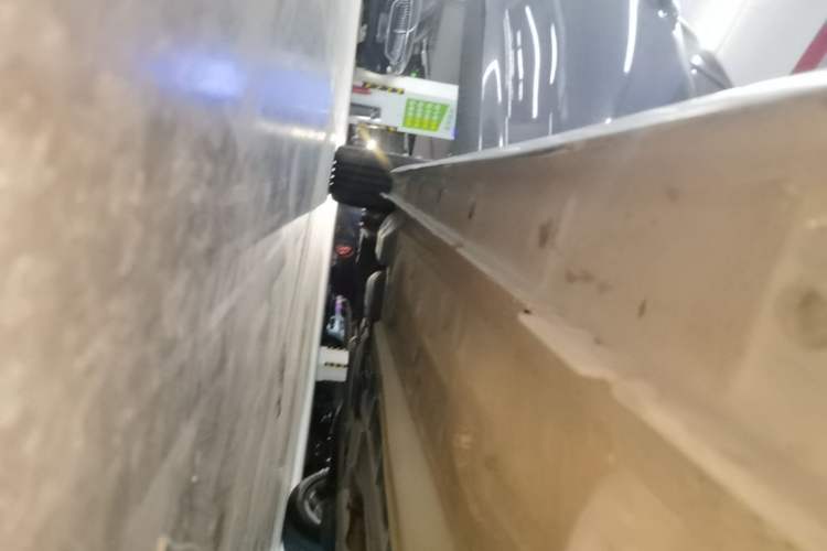 Used Dongfeng Aeolus Yixuan MAX 2021 1.5T Ultra-Stylish Trendsetter Edition Right Side Sill