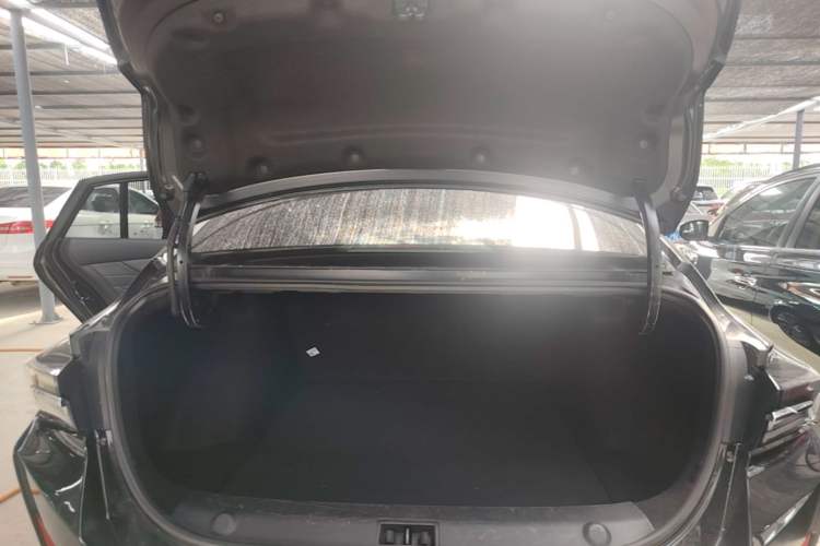 Used Dongfeng Aeolus Yixuan MAX 2021 1.5T Super-Powered Dad Edition Trunk