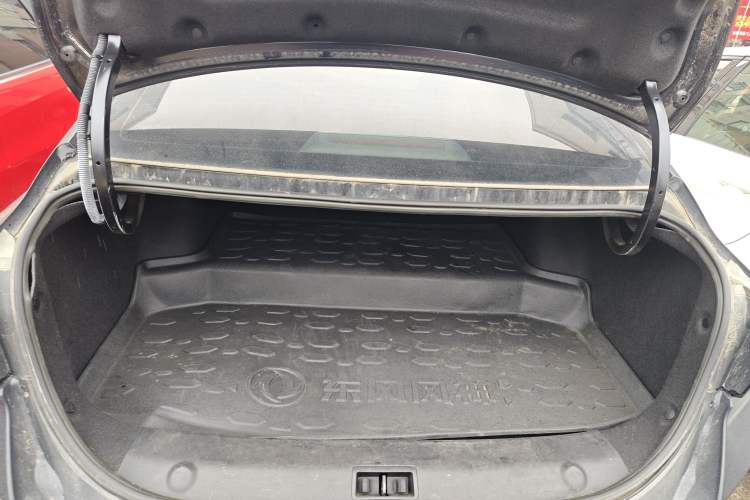 Used Dongfeng Aeolus Yixuan MAX 2021 1.5T Dark Night Holy Light Edition (Hybrid) Trunk