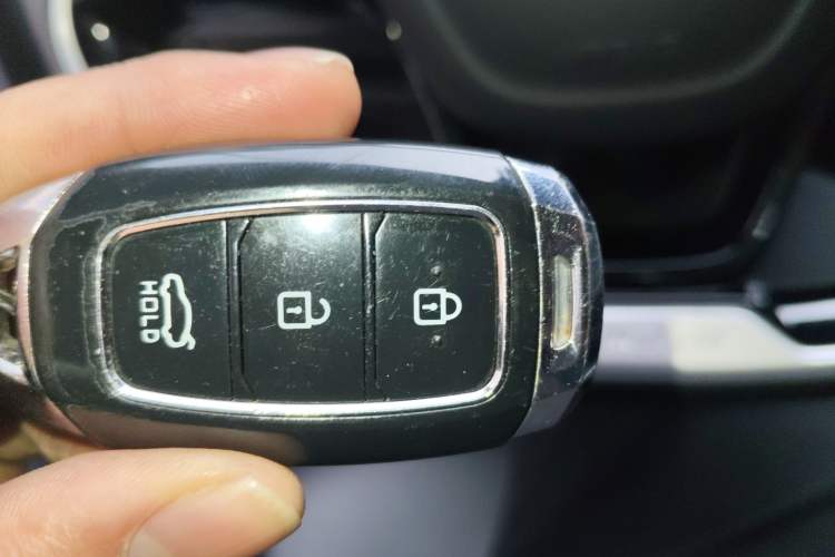 Used Dongfeng Aeolus Yixuan MAX 2021 Super-Efficient Dad Hybrid Edition Vehicle Key