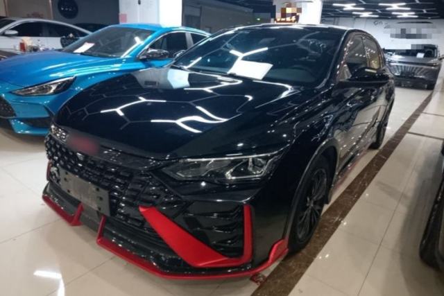 Używany Dongfeng Aeolus Yixuan MAX 2021 1.5T Dark Night Sharp Edition