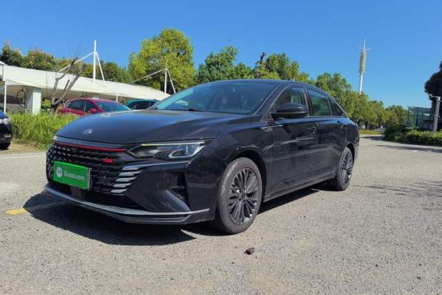 Ojetý Dongfeng Aeolus Yixuan MAX 2021 1.5T Ultra-Stylish Trendsetter Edition