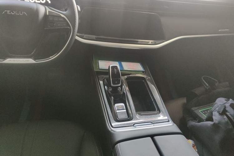 Used Dongfeng Aeolus Yixuan MAX 2021 1.5T Ultra-Fierce Cool Dad Edition Audio And AC Panel