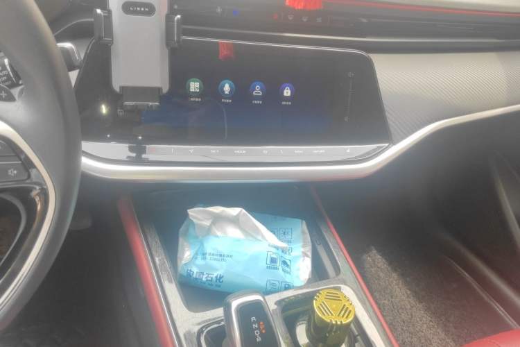 Used Dongfeng Aeolus Yixuan MAX 2021 1.5T Ultra-Stylish Trendsetter Edition Audio And AC Panel