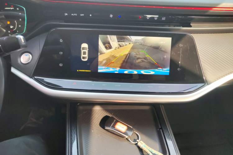 Used Dongfeng Aeolus Yixuan MAX 2021 1.5T Super-Powered Dad Edition Audio And AC Panel