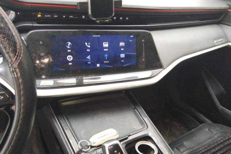Used Dongfeng Aeolus Yixuan MAX 2021 1.5T Super-Powered Dad Edition Audio And AC Panel